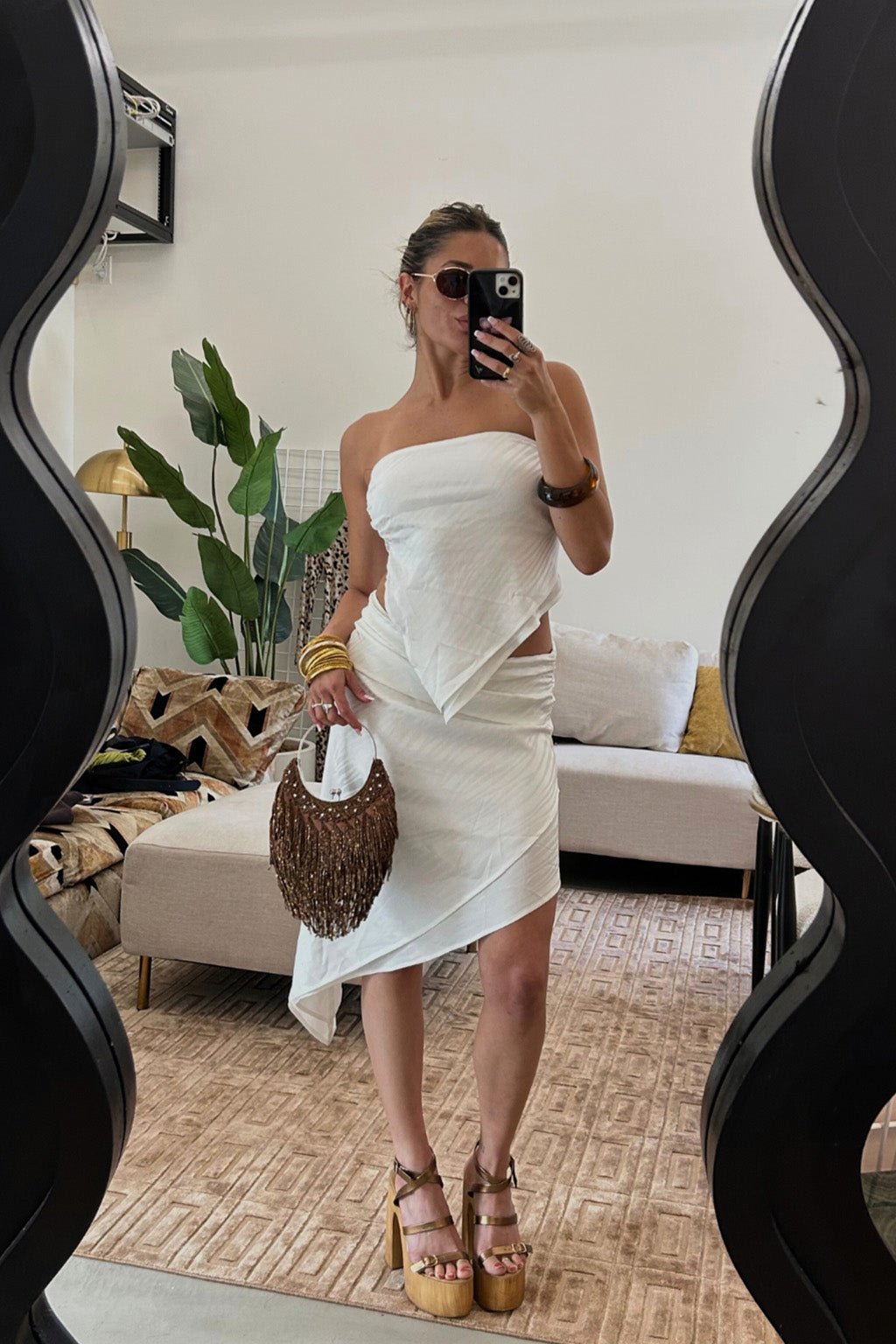 Belleza White Asymmetrical Skirt - Image 3